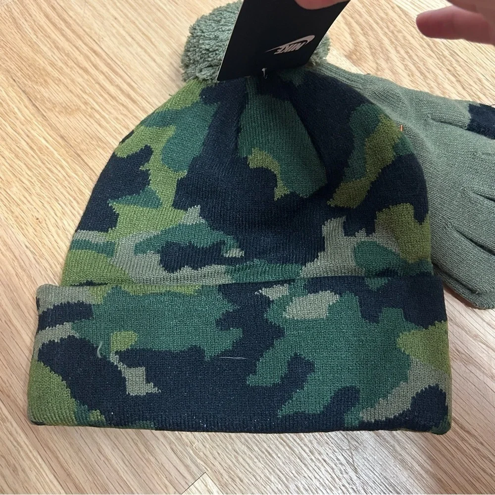 Nike Camouflage Hat Gloves Set Youth Medium Olive Tech Cell Phone Safe Green